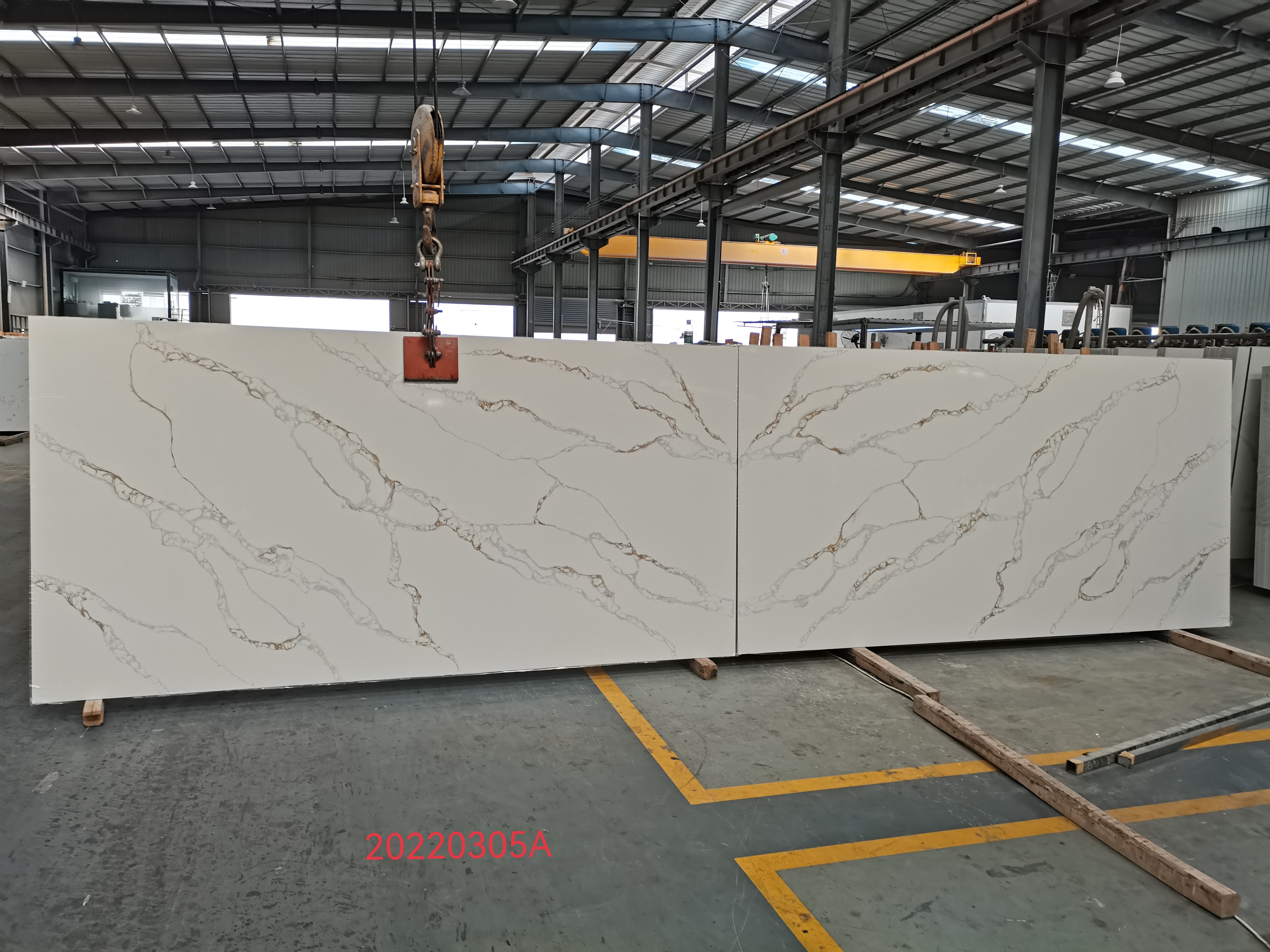 20220305A book match quartz slabs