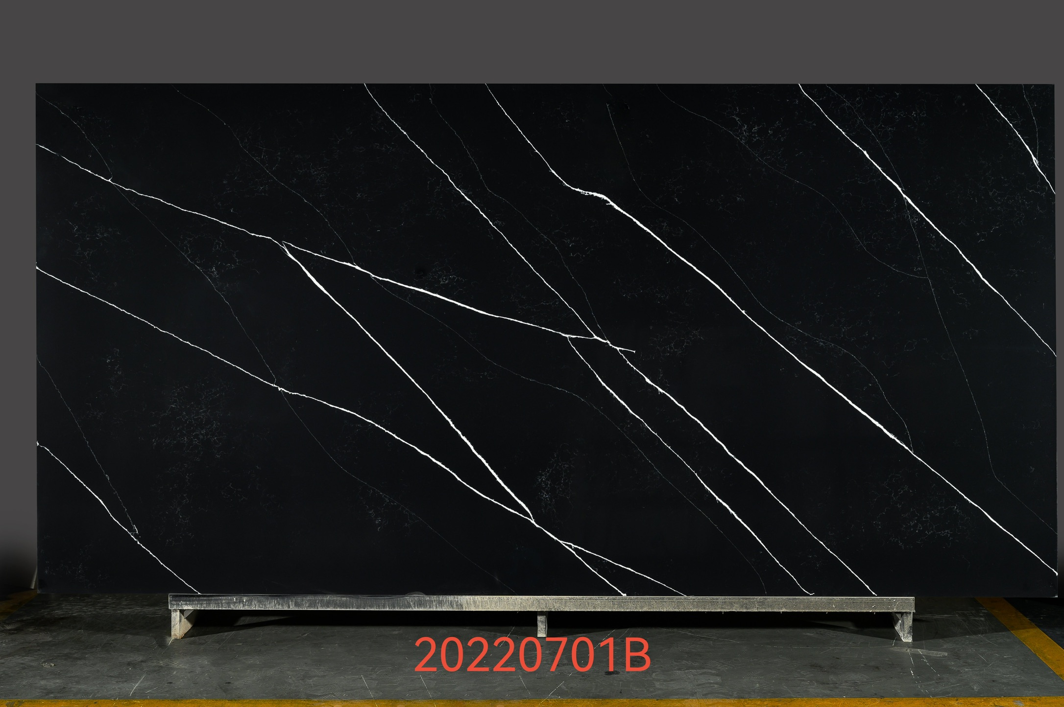 20220701b black quartz